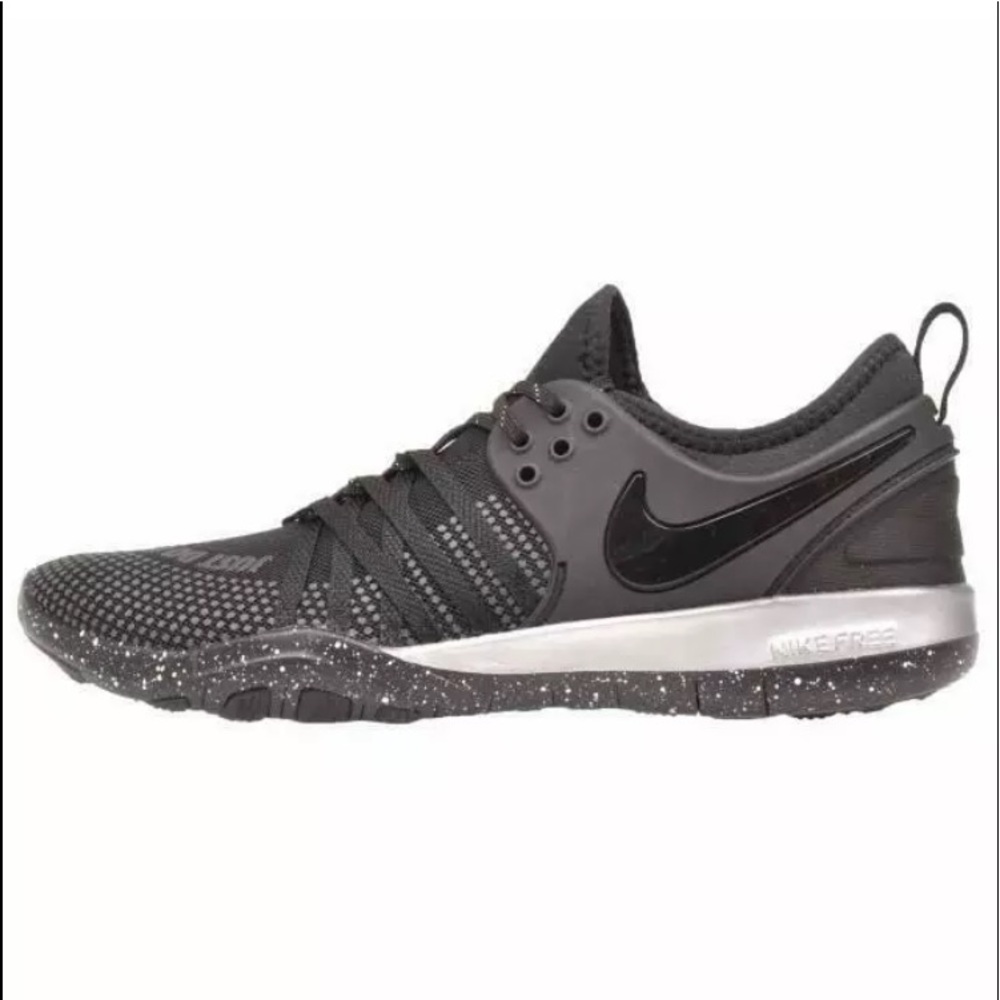 ISO Nike black tr7 shoes!!! Size 9